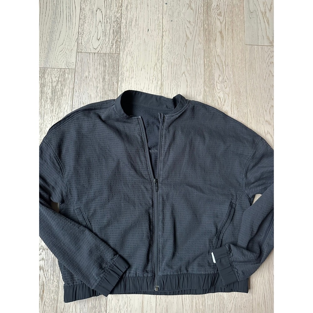 Lululemon Black Seersucker Mesh Back Bomber Jacket Full Zip Activewear Women